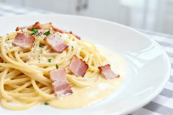 Quando faço esse Macarrão ao Creme, não sobra nem um fio na panela e minha família me chama de rainha da cozinha
